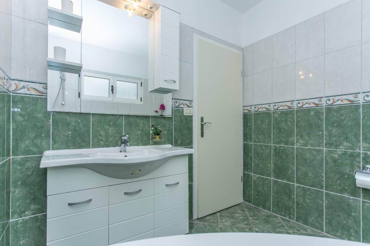 Apartments Snjezana Makarska Zewnętrze zdjęcie