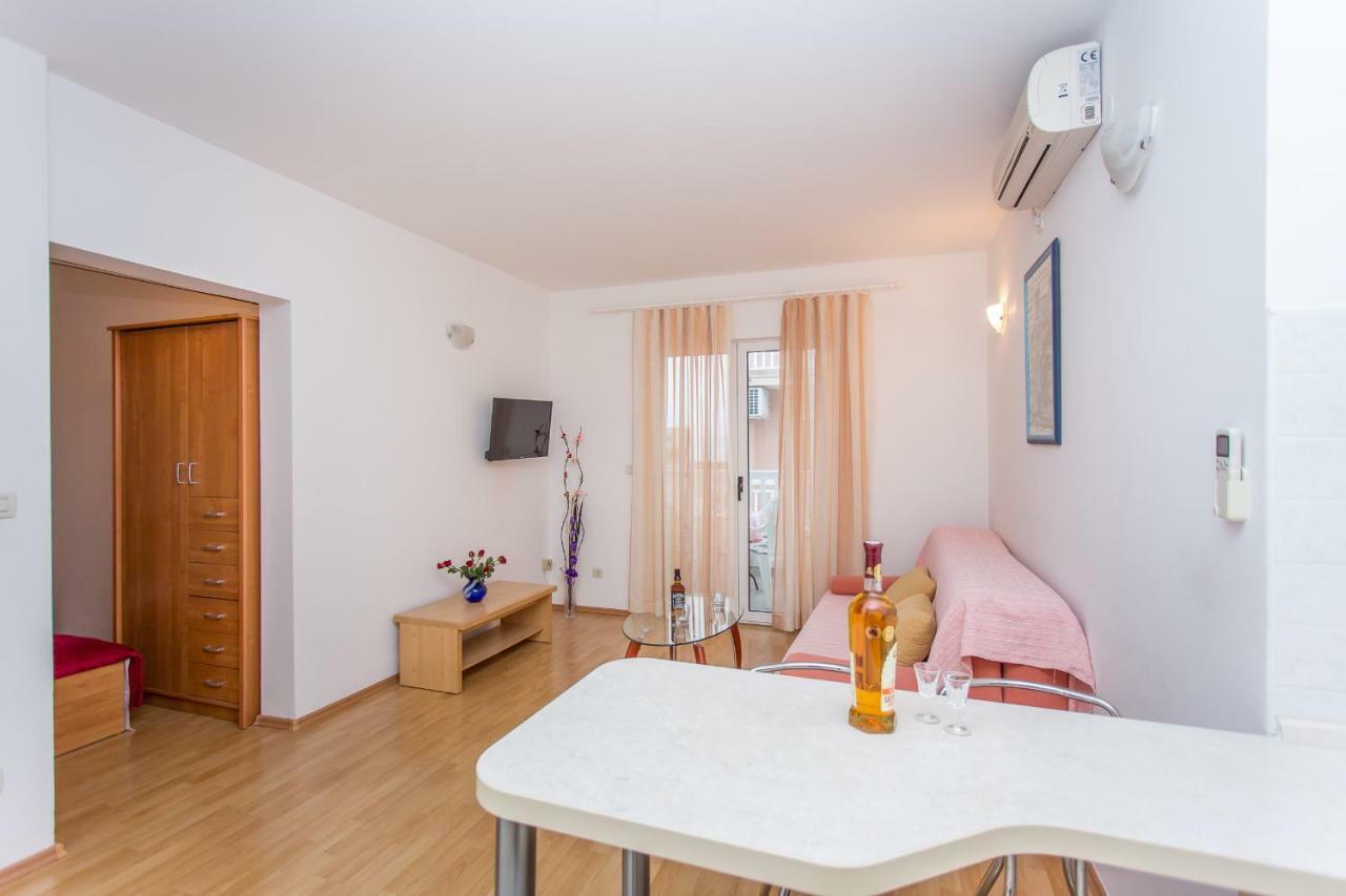 Apartments Snjezana Makarska Zewnętrze zdjęcie