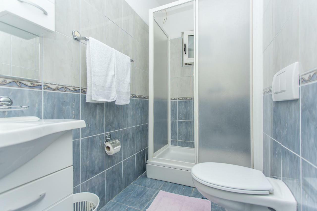 Apartments Snjezana Makarska Zewnętrze zdjęcie